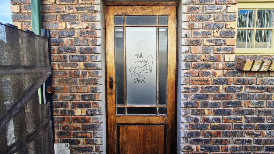 5 Bedroom Property for Sale in Middedorp Western Cape